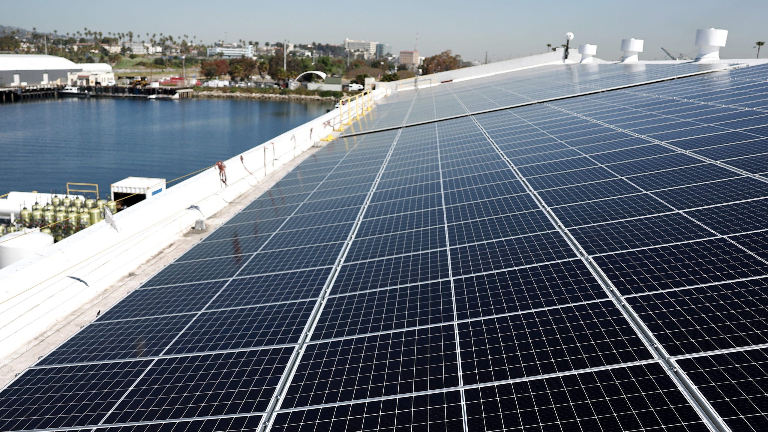 2025 saw record levels of solar, wind power in US: Here's where