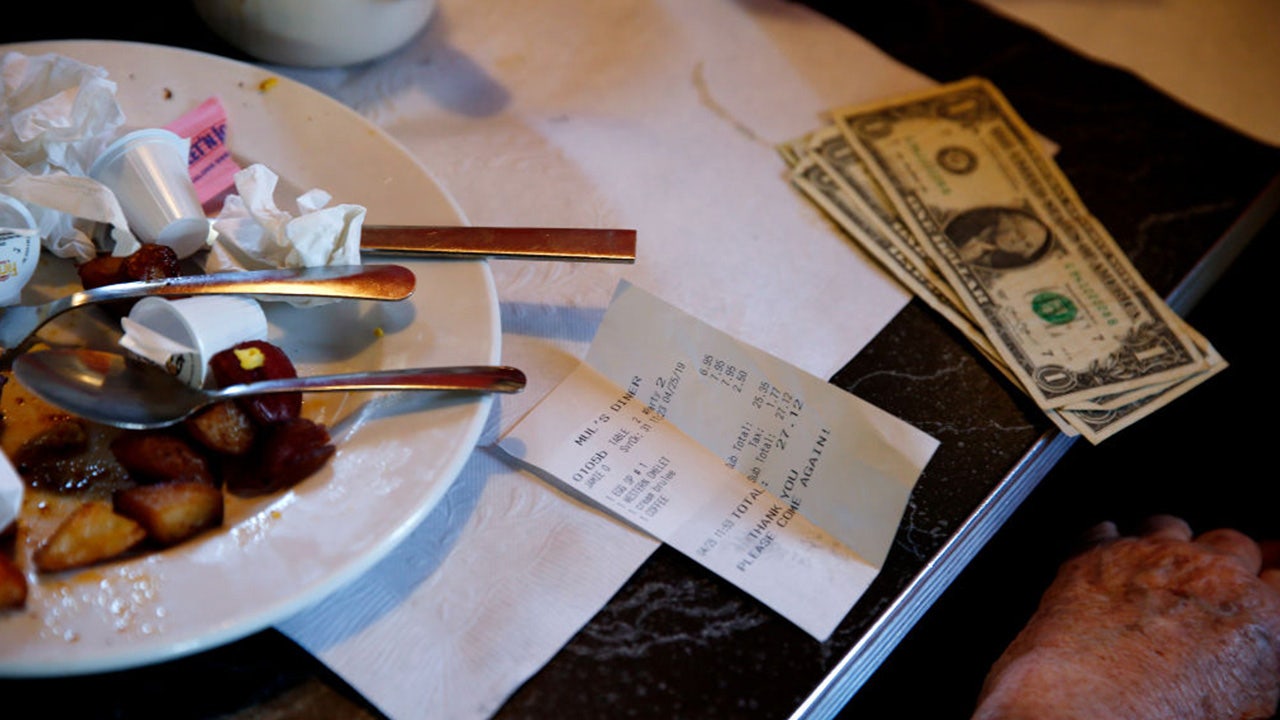 No tips, worse service? Restaurant owners warn trend is 'degrading' dining experience