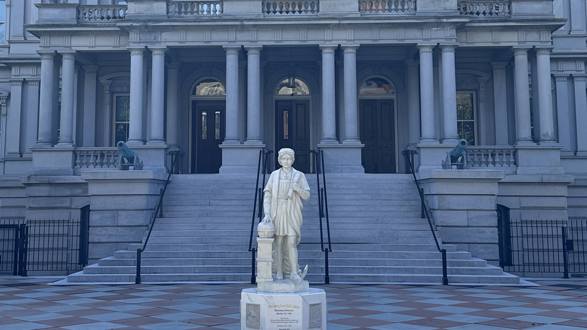 Trump installs Columbus statue near White House, reigniting debate over legacy