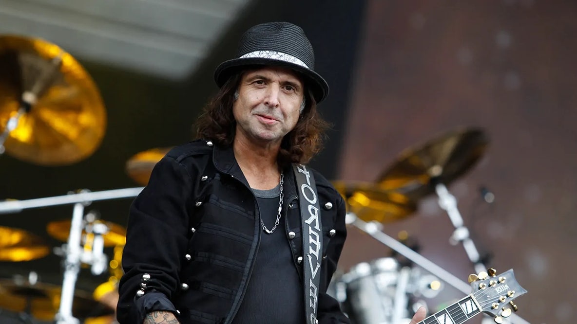 Motörhead guitarist Phil Campbell dead at 64