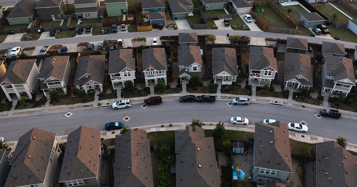 featured image for post Sellers slash prices on 1 in 5 homes in 9 metros, Sun Belt states dominate list