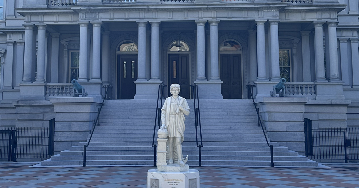 Trump installs Columbus statue near White House, reigniting debate over legacy