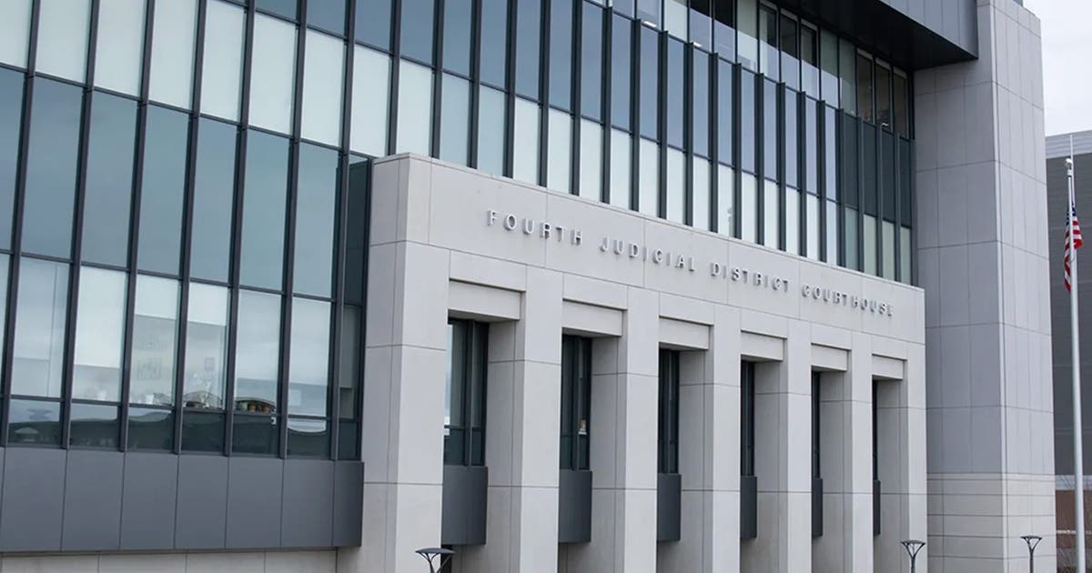 Utah mom accused of kidnapping son's alleged bully, threatening him