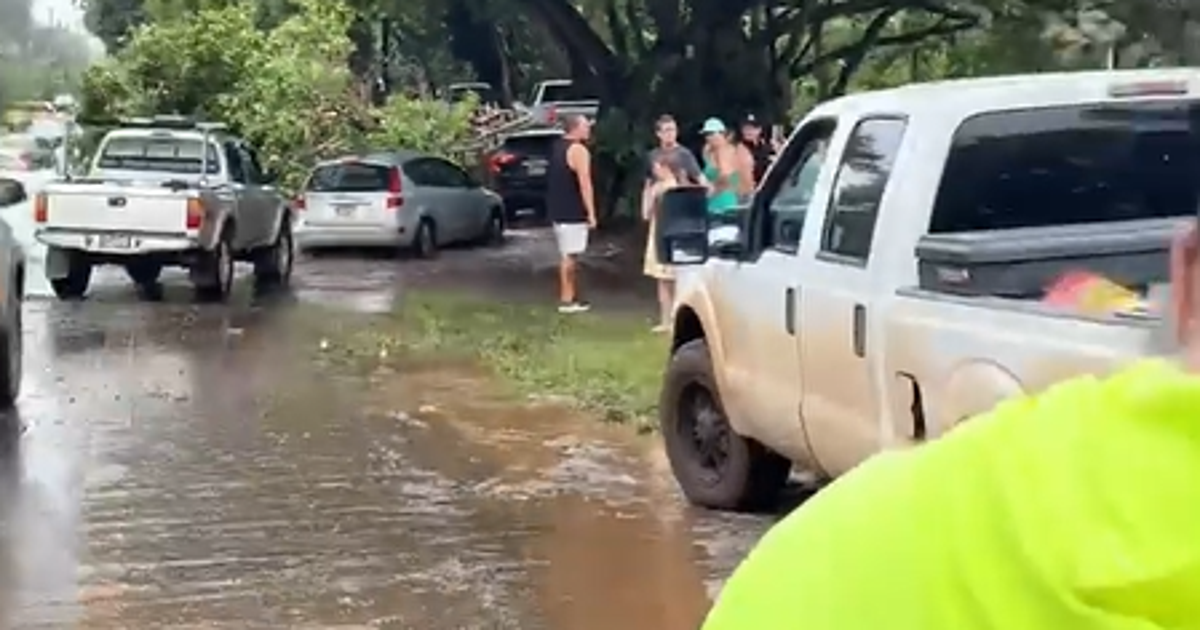 Hawaii flooding forces 5,500 evacuations as 120-year-old dam fears grow