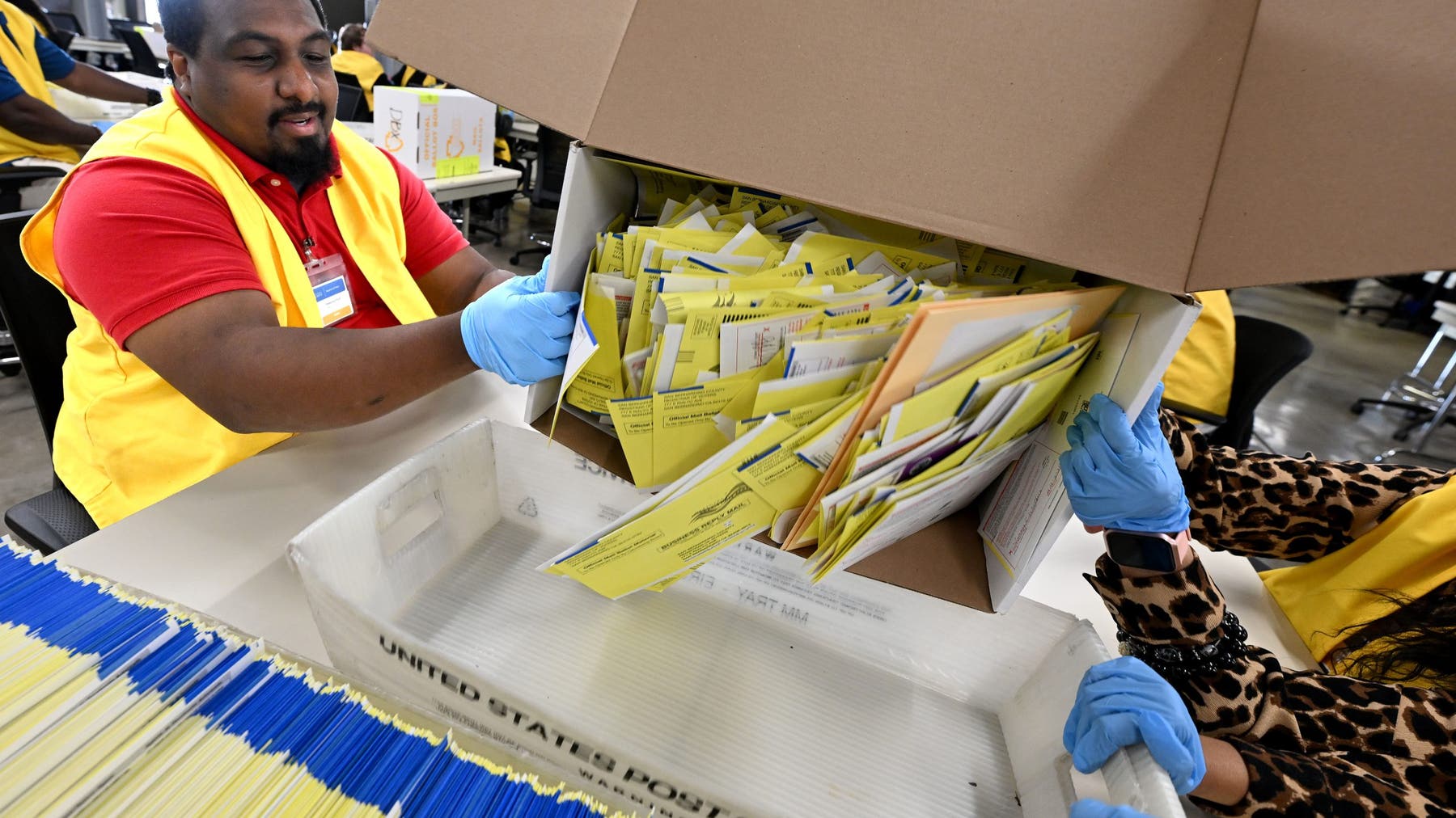 SCOTUS conservatives signal readiness to curb late-arriving mail ballots