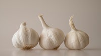 Popular grocer recalls peeled garlic over temperature concerns