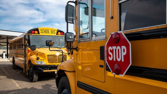 At least 2 students killed, several injured in school bus crash in Tennessee