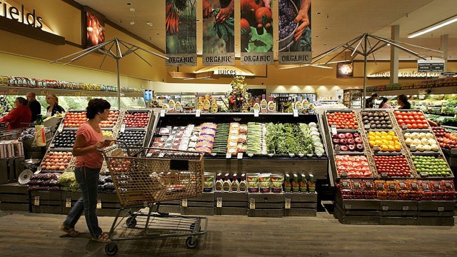 49% of Americans are struggling to afford food: Report