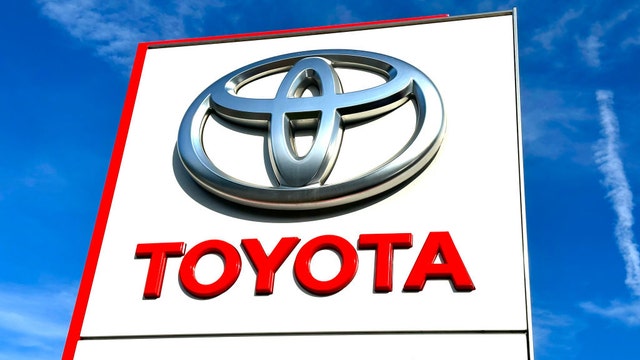 Toyota recalls 550,000 cars over defective seat problem