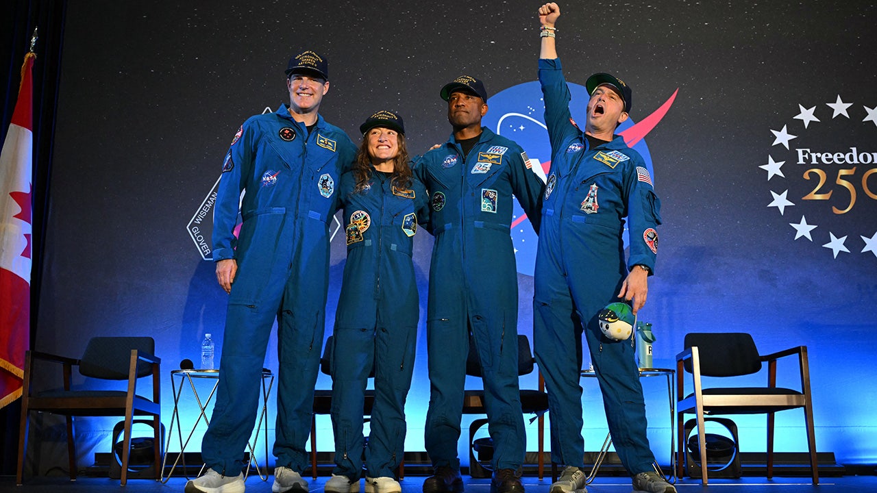 Artemis astronauts give first public remarks after moon flyby mission: Here's what they said