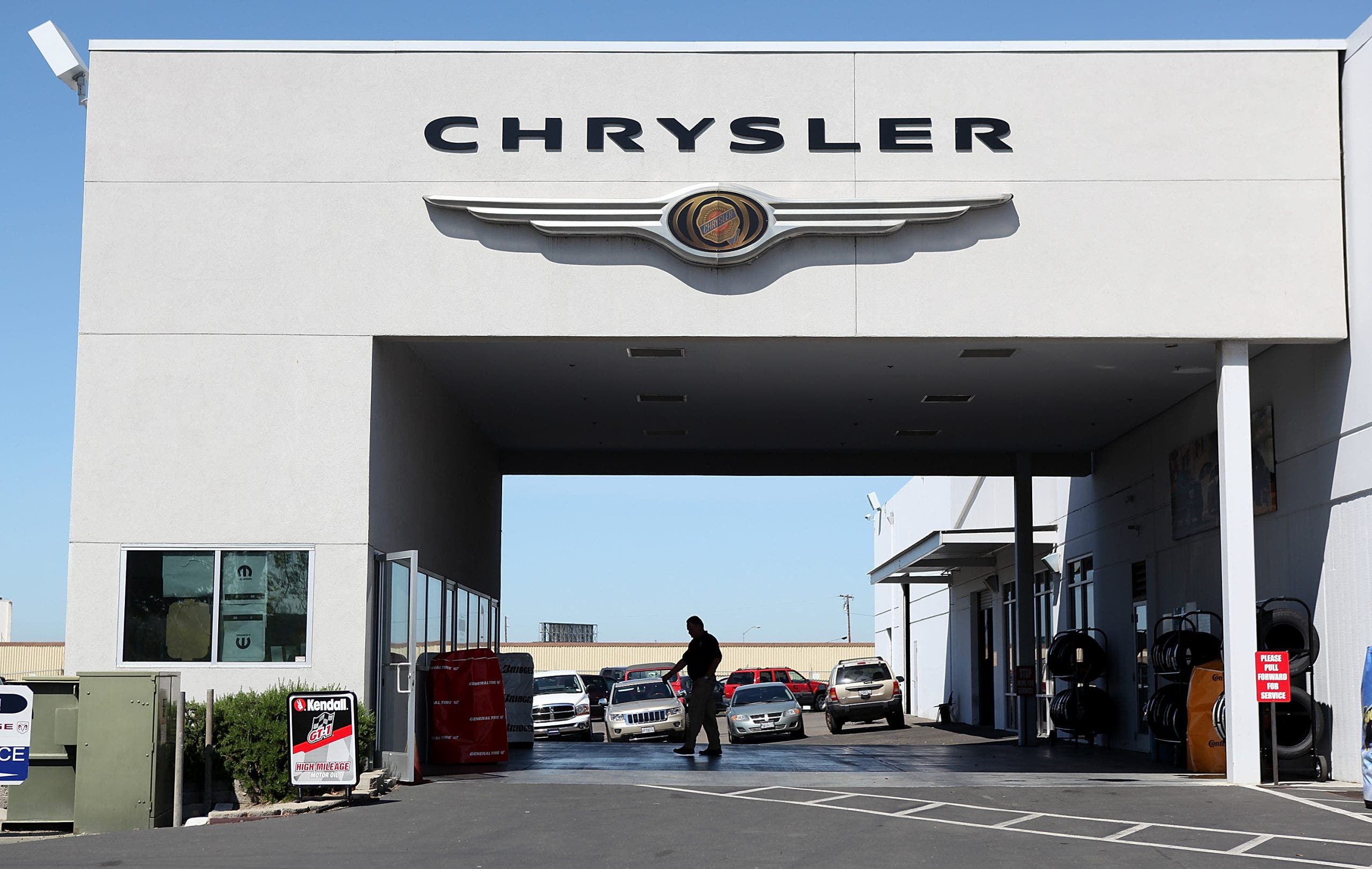 Chrysler recalling 178K minivans over airbag issue - How to check if your vehicle is affected