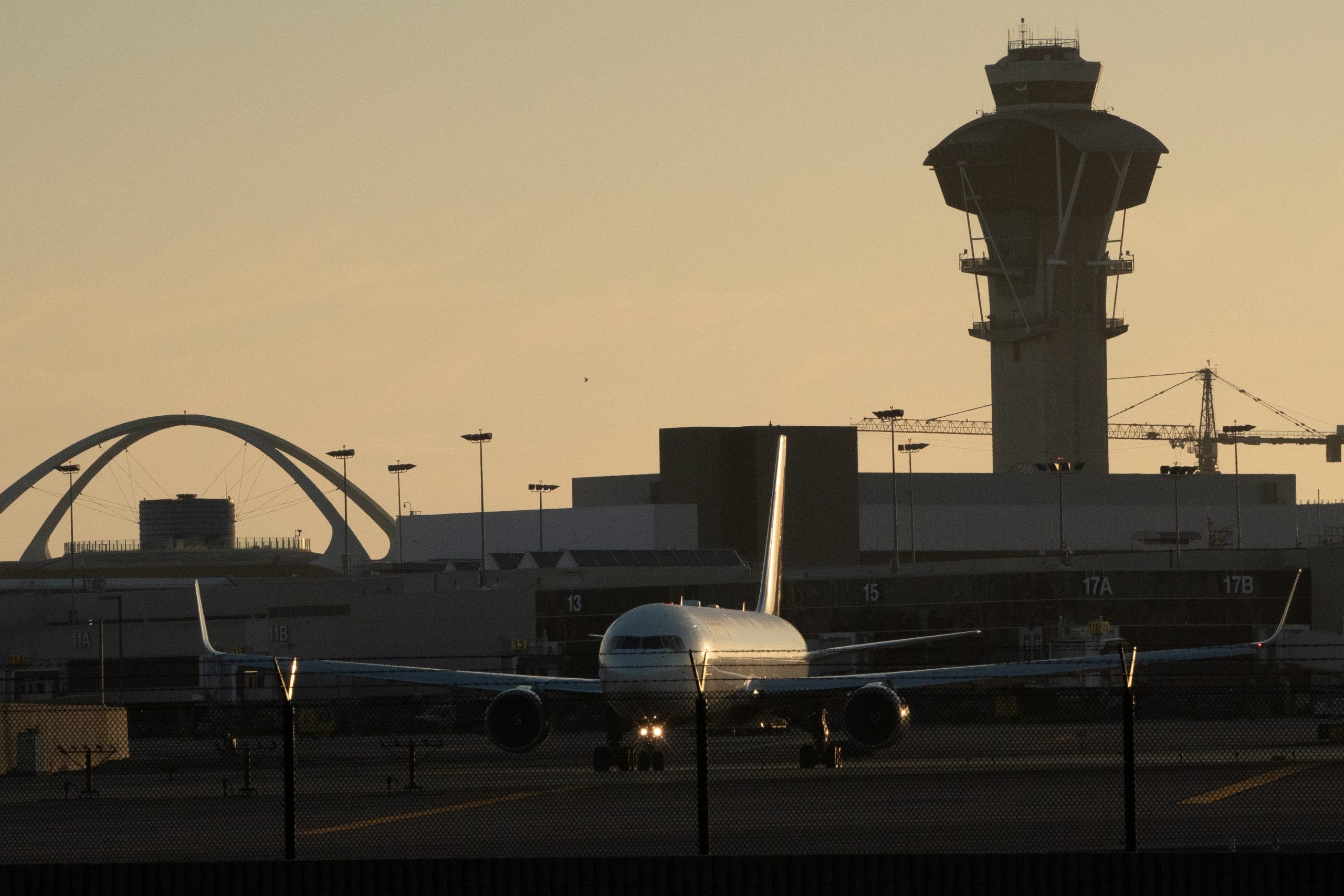 Travel warning expanded for Nigeria, embassy staff allowed to leave