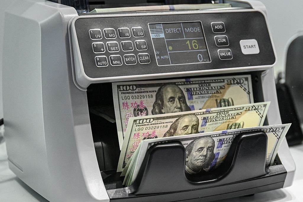 Elderly woman accused of bank robbery returns money, surrenders to police