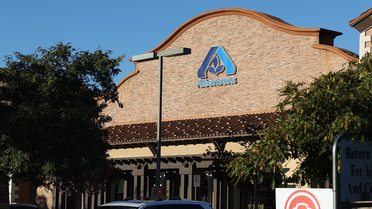 Albertsons opioids settlement: Grocer to pay $774M for role in epidemic