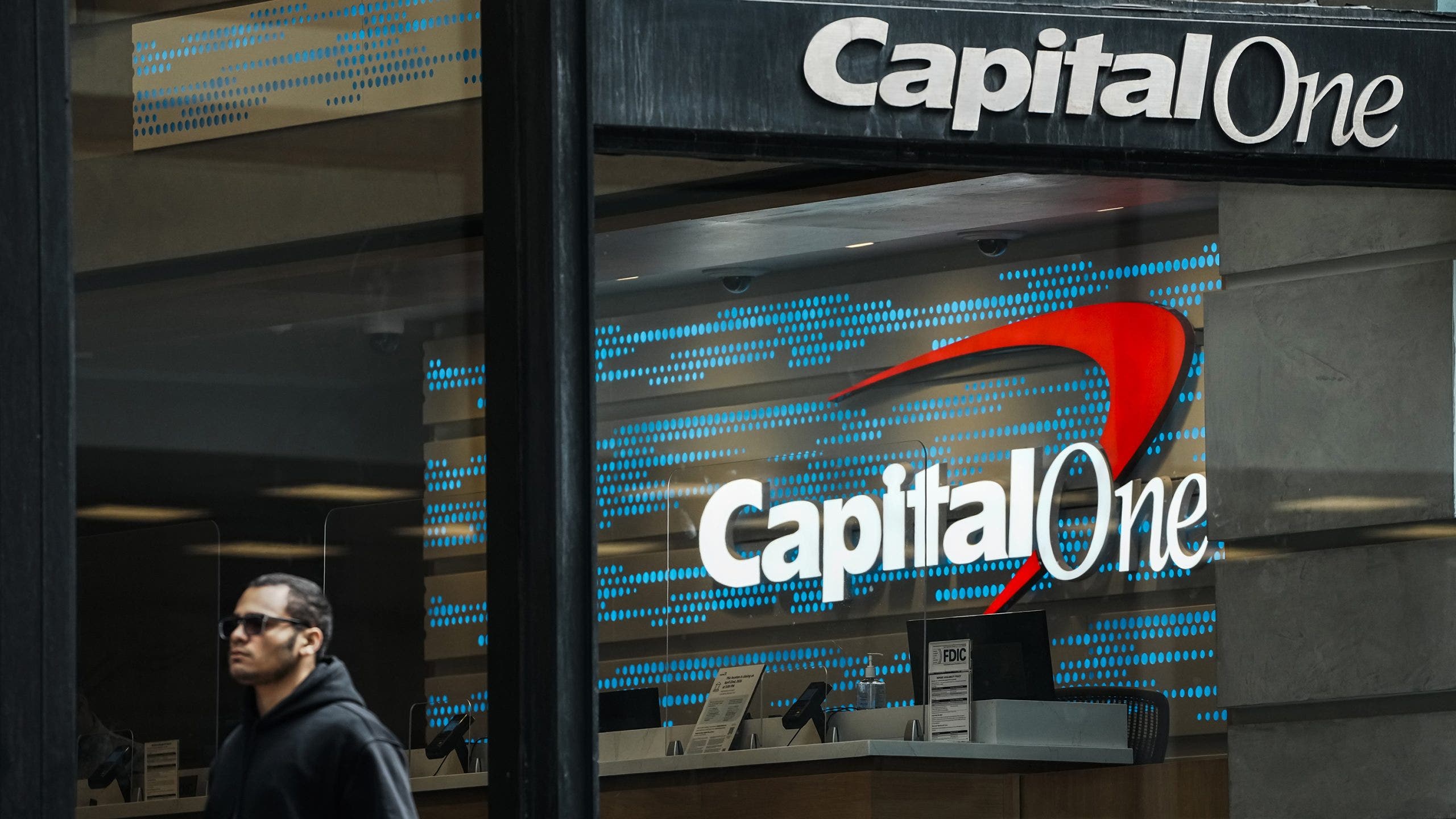 Capital One $425M settlement approved: Here's who qualifies for payments