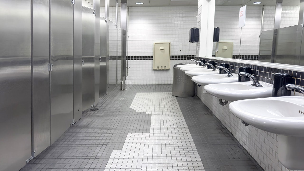 Shirtless man forced teen to eat Gushers candy in restaurant bathroom, police report says