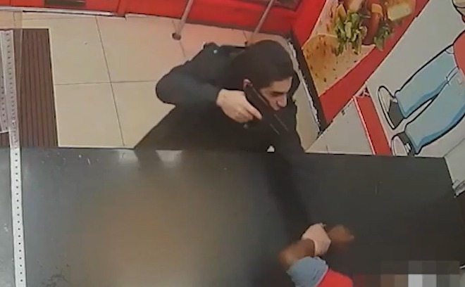 Man jailed after pulling fake gun at chicken shop over wrong sauce