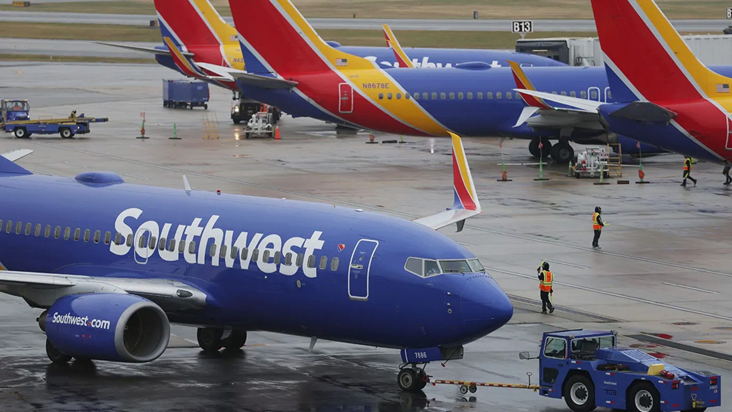 Popular airline rolls out free bag perk for certain travelers, but there's a catch