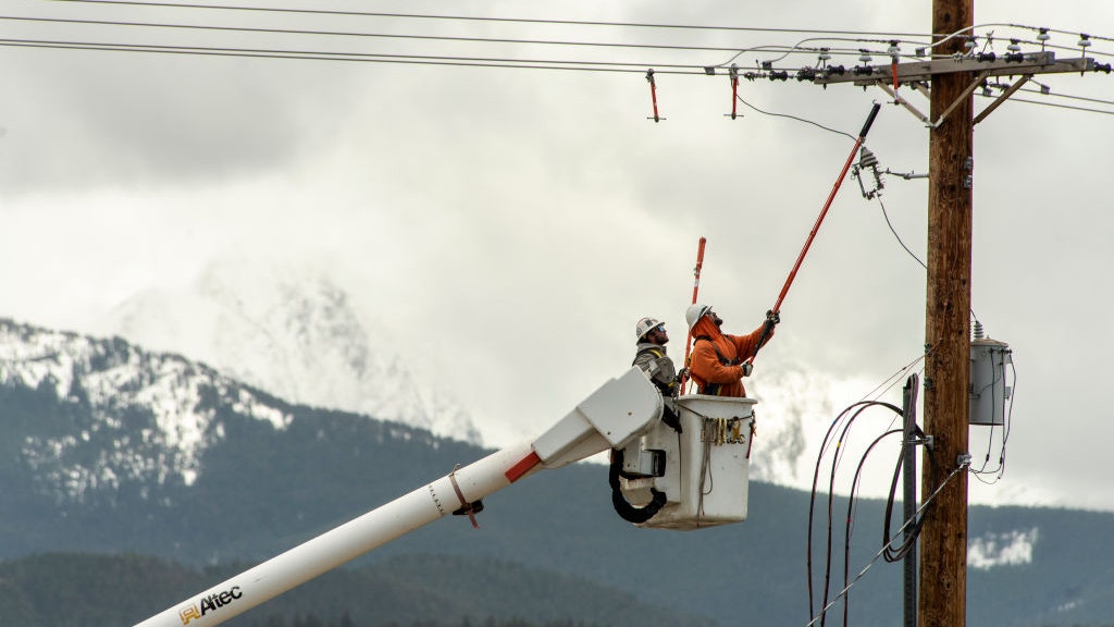 New report reveals utilities plan $1.4 trillion in spending and may push higher bills for consumers