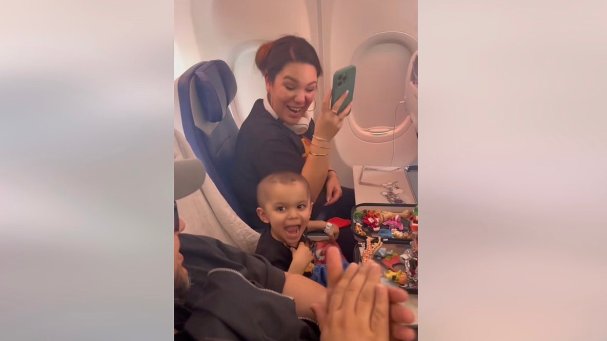 Southwest passengers celebrate 2-year-old who beat cancer: 'We're so very proud of you'