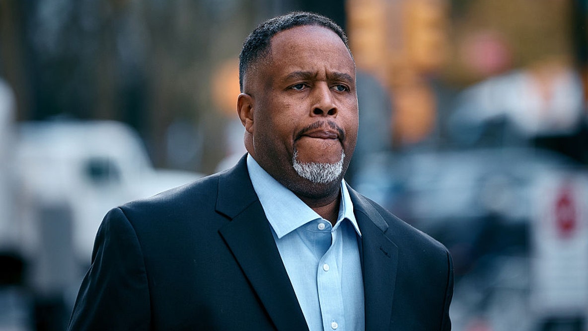 Former NBA player Damon Jones pleads guilty in NBA gambling case