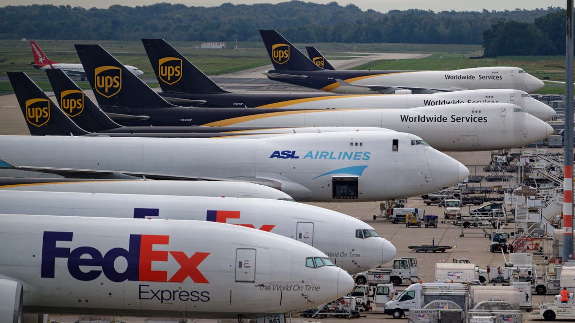 FedEx and UPS say they will return tariff refunds to customers