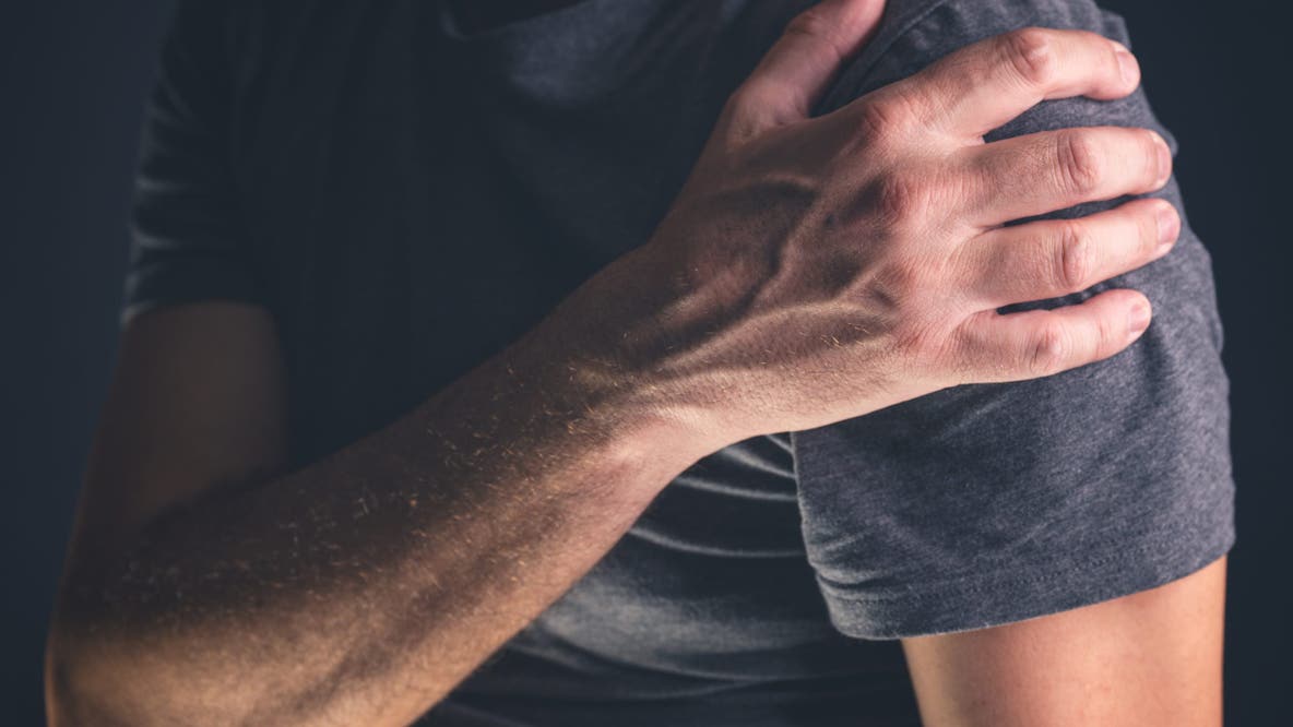 Unexplained shoulder pain could signal dangerous health condition, doctor warns