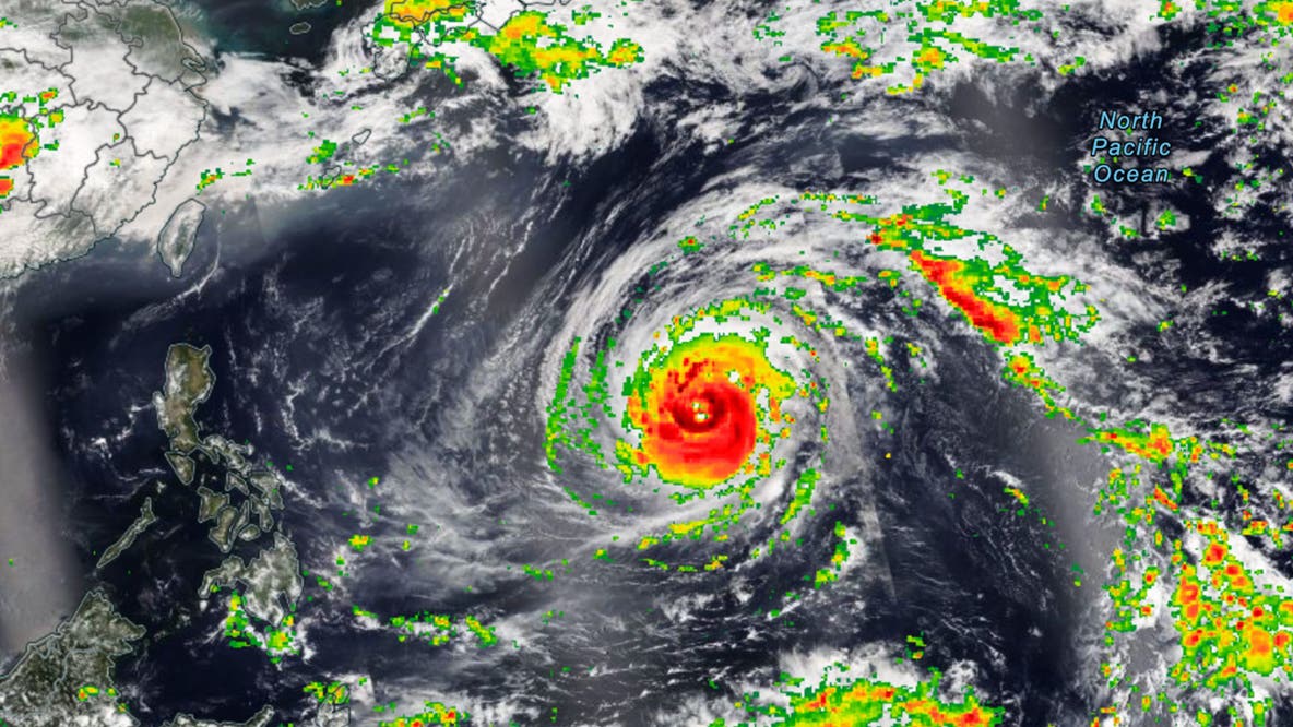 Typhoon Sinlaku latest: Coast Guard searching Pacific Ocean for 6 people after losing contact with boat