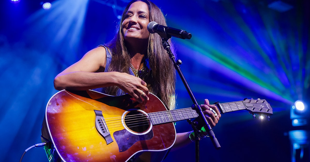 Country singer Annie Bosko discusses song she co-wrote with Kid Rock and opening for Dolly Parton in Las Vegas