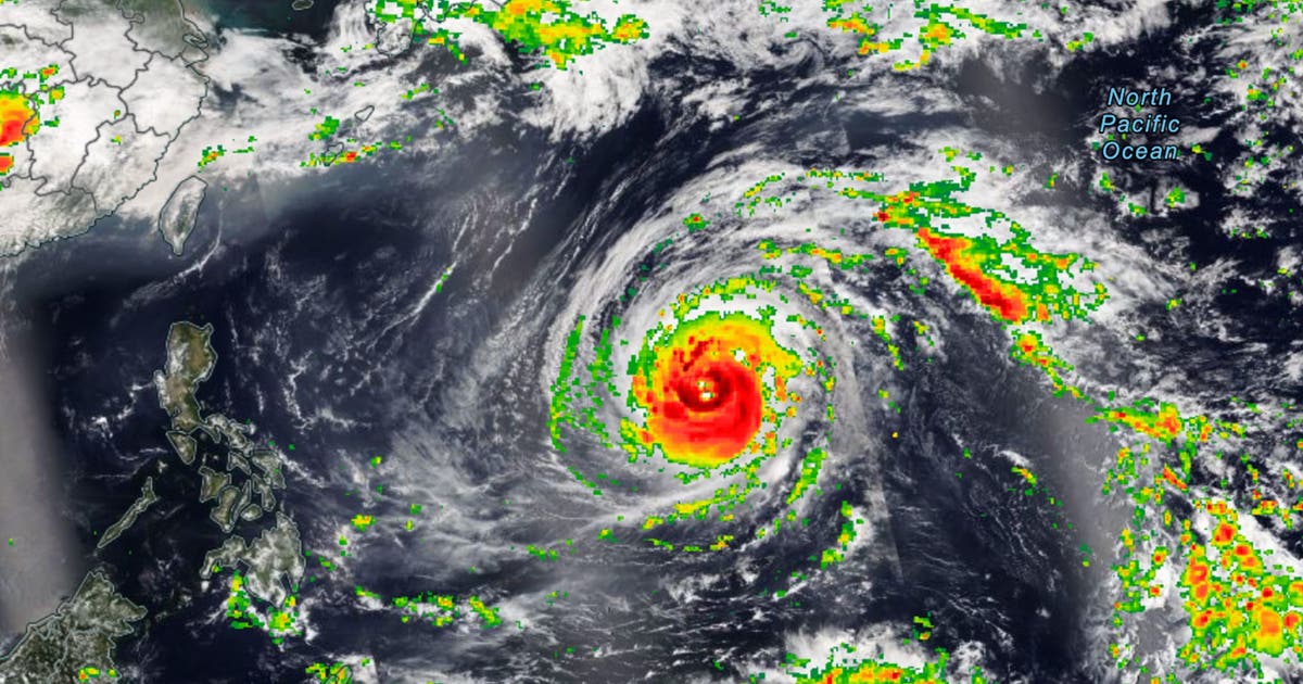Typhoon Sinlaku latest: Coast Guard searching Pacific Ocean for 6 people after losing contact with boat