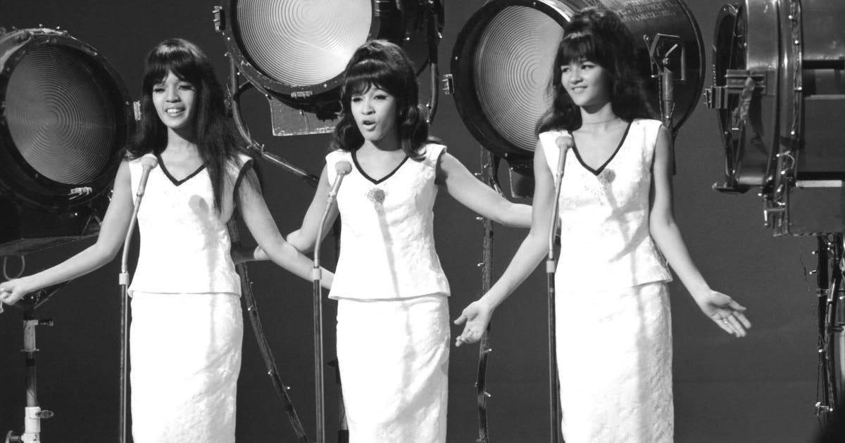 the-ronettes-scaled.jpg?ve=1&tl=1