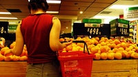 Diets heavy in fruits, vegetables, and whole grains linked to lung cancer risk