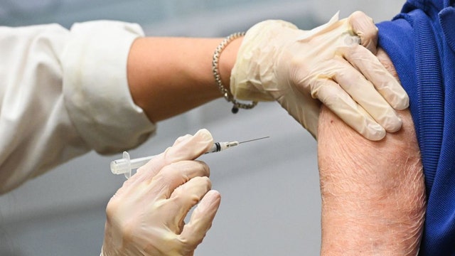 U.S. officials stop publication of COVID vaccine effectiveness study