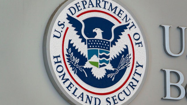 Appeals court strikes down Trump administration detention policy