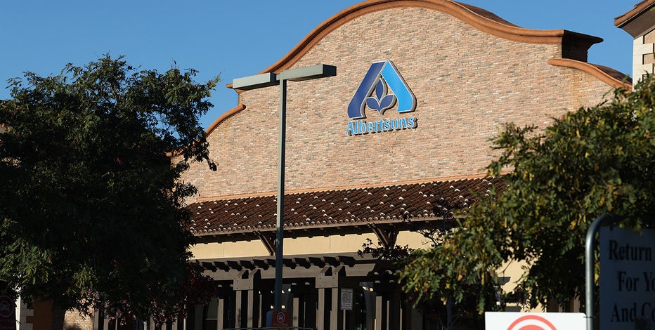 Albertsons opioids settlement: Grocer to pay $774M for role in epidemic