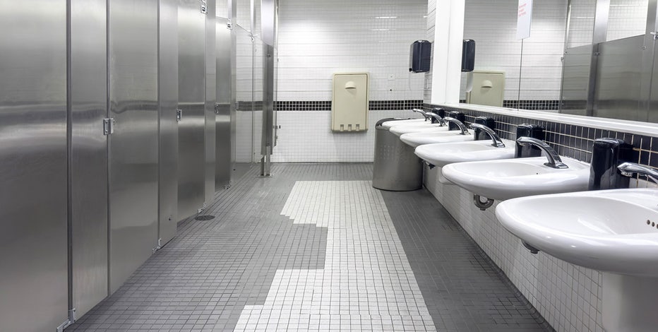 Shirtless man forced teen to eat Gushers candy in restaurant bathroom, police report says