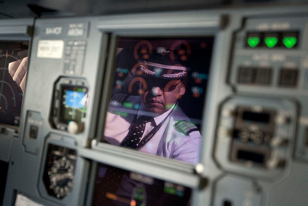 NTSB calls on airlines to train pilots for cockpit smoke emergencies