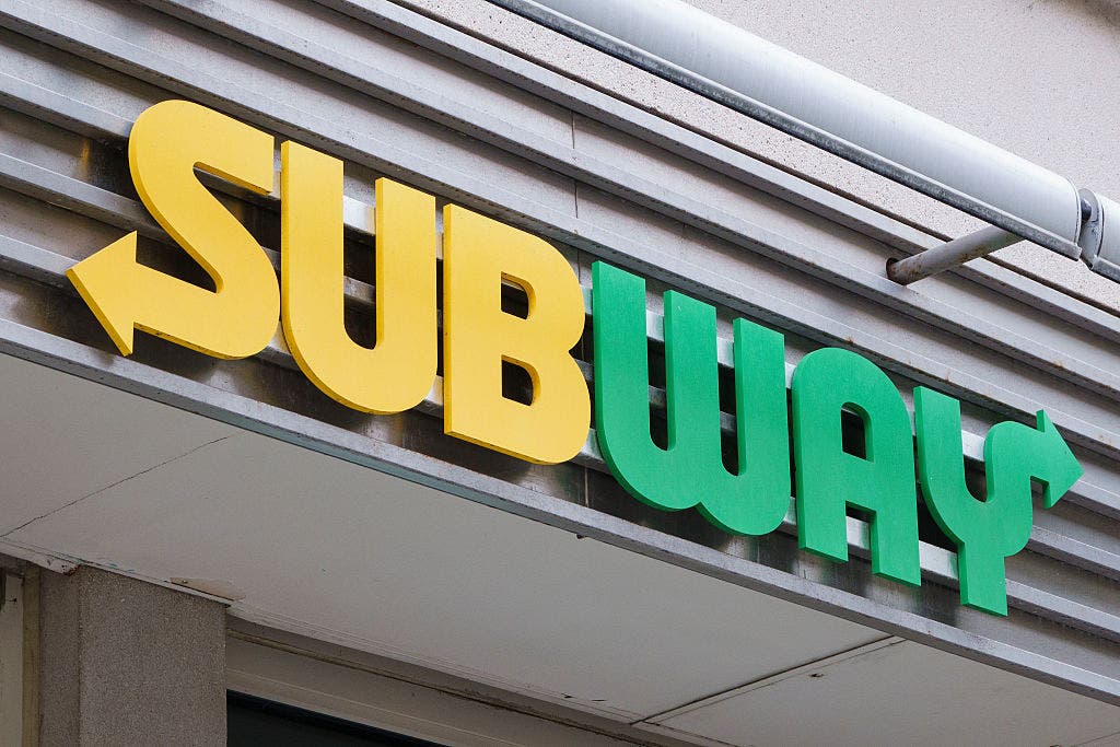 Subway closes 729 US locations in 2025, marking steepest decline in years