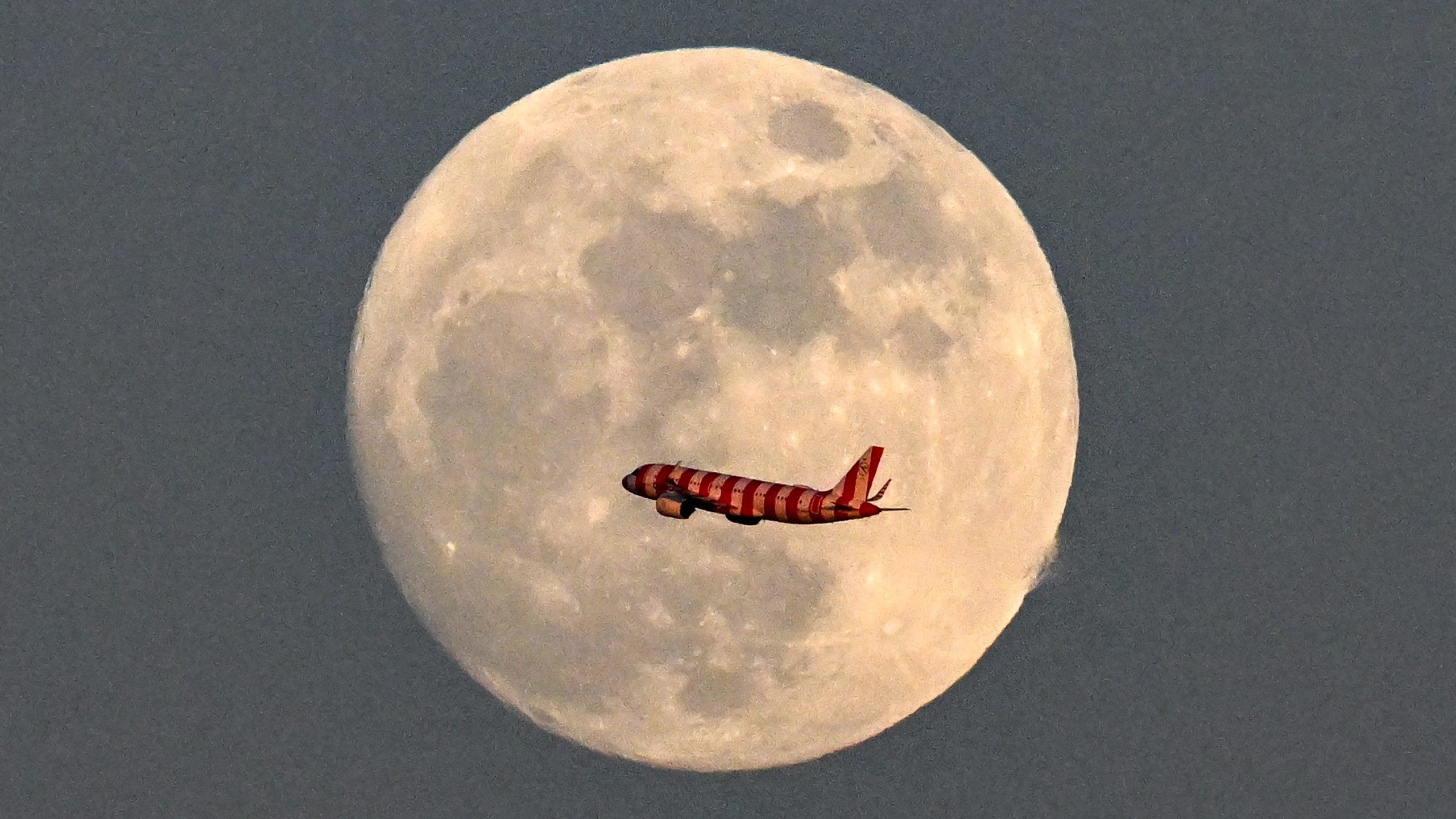 Full 'flower moon' to shine Friday night: What to know
