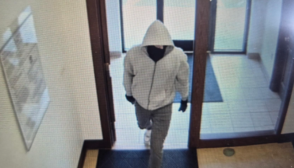 Kentucky teen charged in deadly bank robbery after high-speed chase