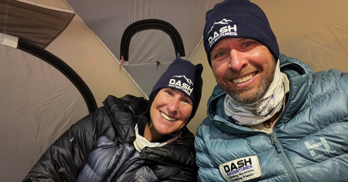 Climber survives deadly Nepal avalanche that killed partner: 'She passed through my arms'