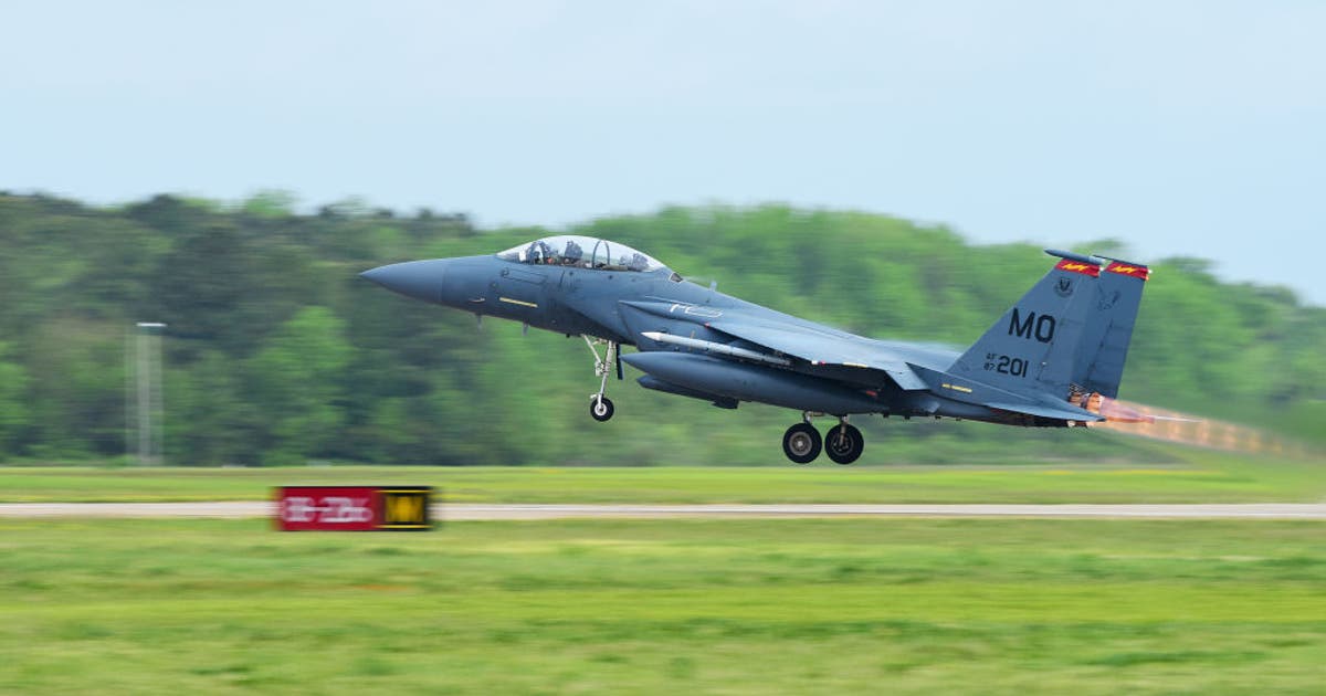 Two Navy jets crash during Idaho air show; All 4 crew members survive