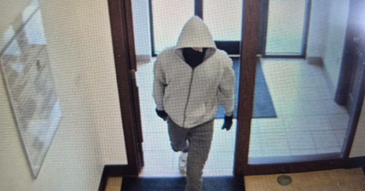 Kentucky teen charged in deadly bank robbery after high-speed chase