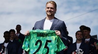 World Cup 2026: Meet USMNT goalkeeper Chris Brady