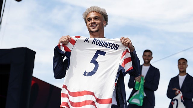 World Cup 2026: Meet USMNT defender Antonee Robinson