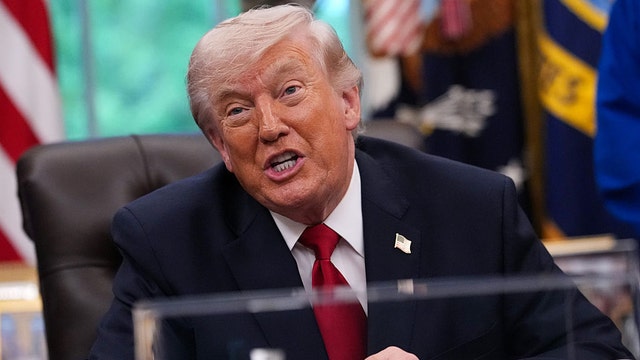 FAA employee accused of emailing death threat to Trump