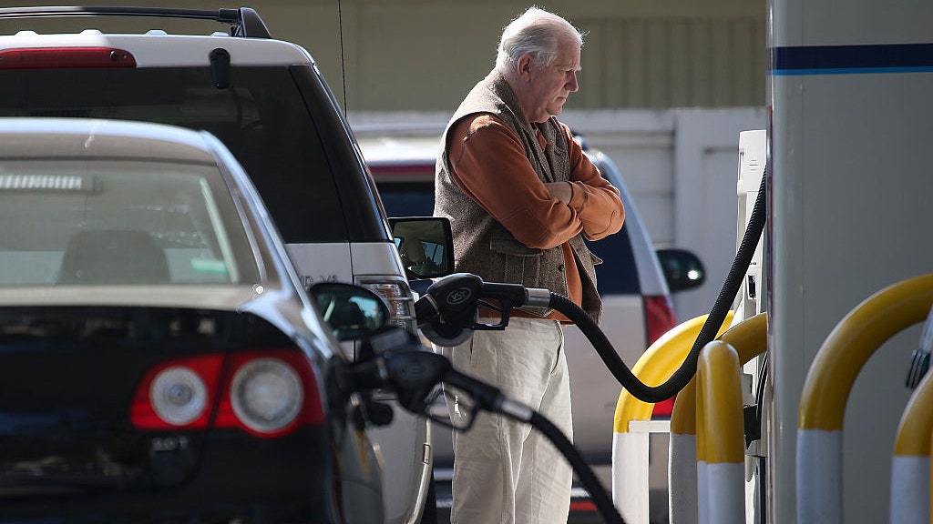 Survey shows gas-price pain rising even as economic confidence stabilizes