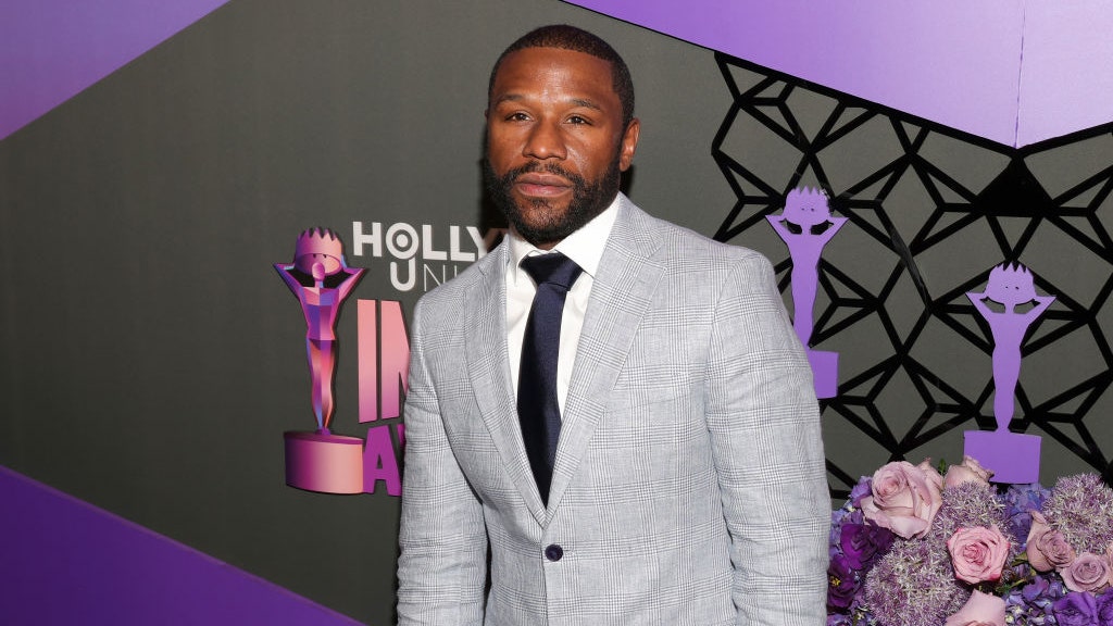 Floyd Mayweather facing felony charges for passing bad checks
