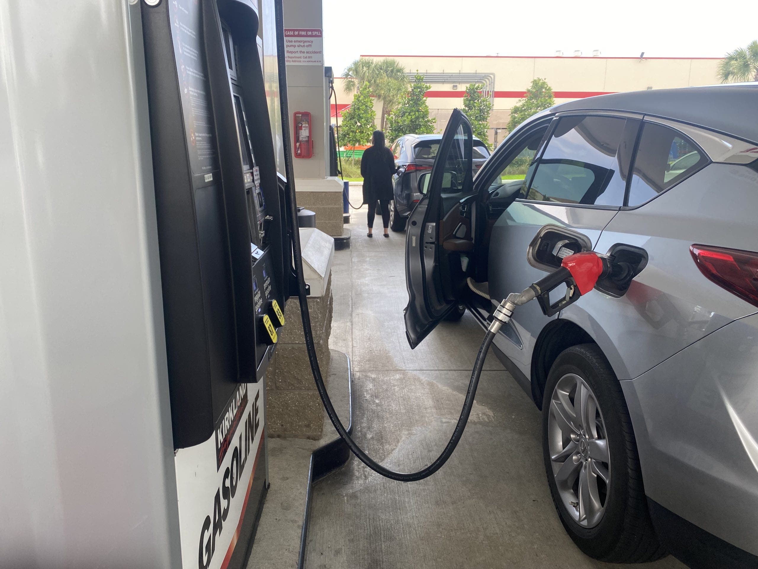 Trump calls for investigation into gas price gouging
