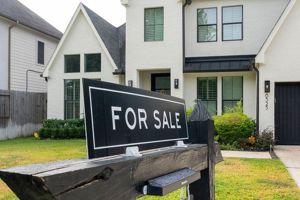 US existing-home sales jump to highest level since December